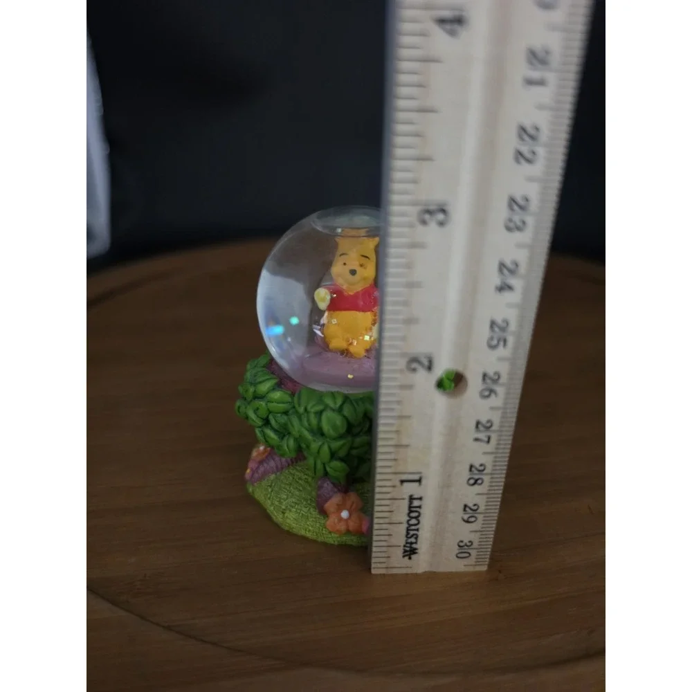 Vintage Disney Winnie The Pooh With Honey on Hands‎ Mini Snow Globe